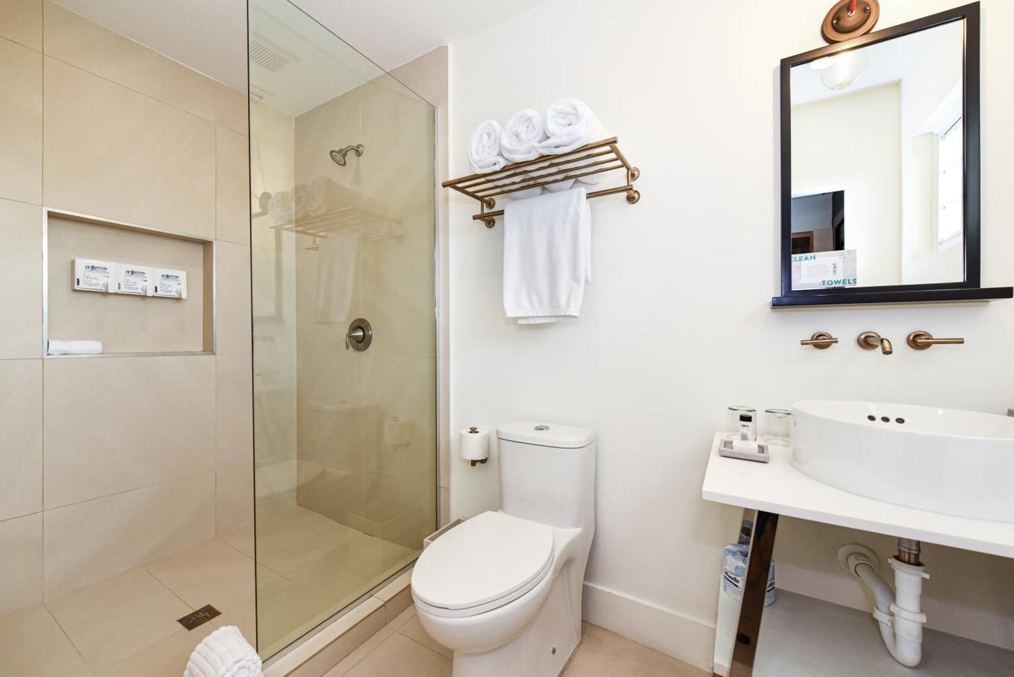 The Locale Hotel Grand Cayman 乔治城 外观 照片